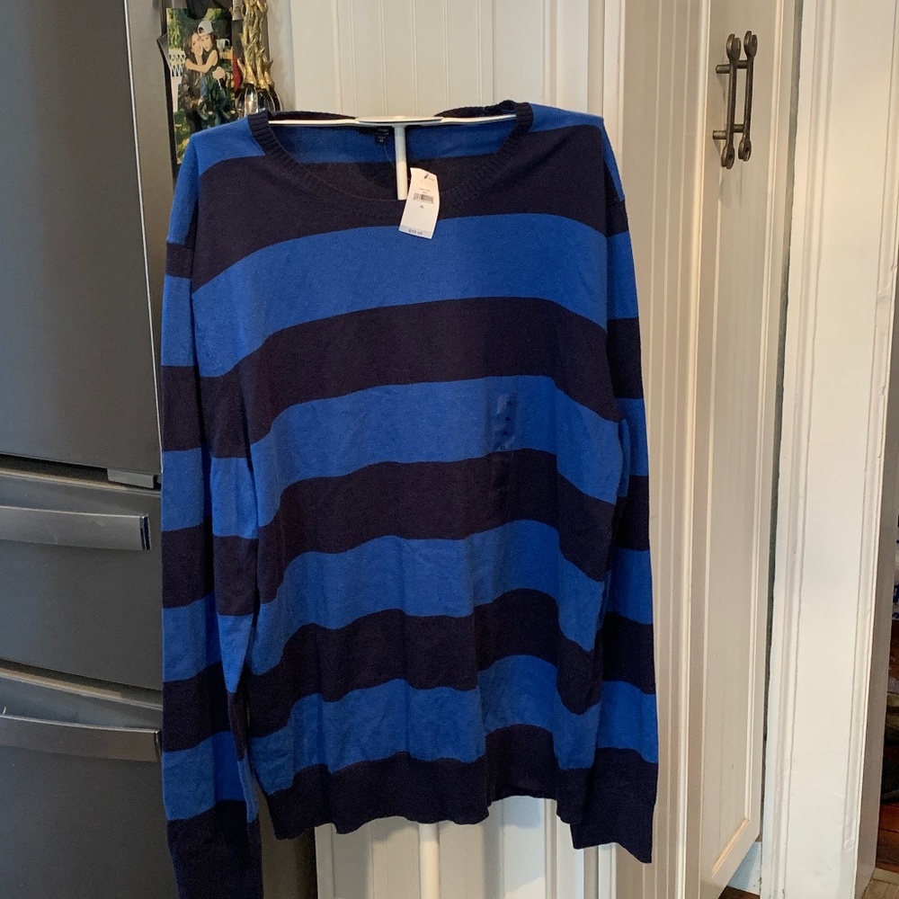 GAP Men’s striped‎ 100 percent cotton sweater. NWT. Retail 50.